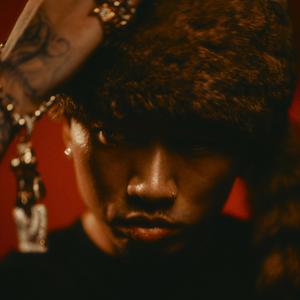 巨乳美女加光屁屁加无遮挡
